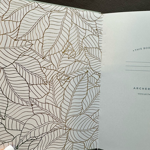 Tan and White Floral Notebook with Elastic Closure - Picture 4 of 5